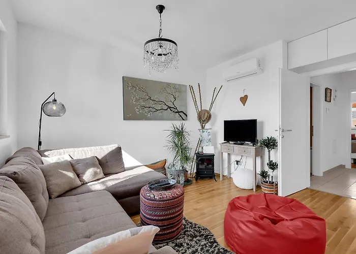 Pura Vida * Makarská