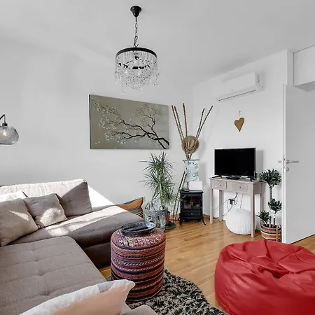 Pura Vida * Makarska